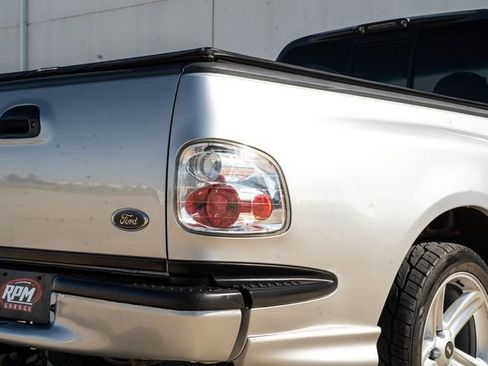 Used 2001 Ford F150 Lightning image 13