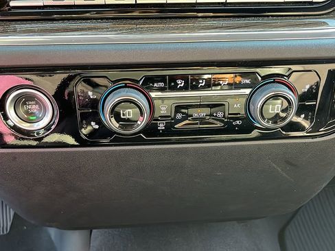 Used 2023 Chevrolet Silverado 1500 LT image 19