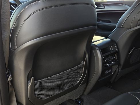 New 2025 Jeep Grand Cherokee Altitude image 16