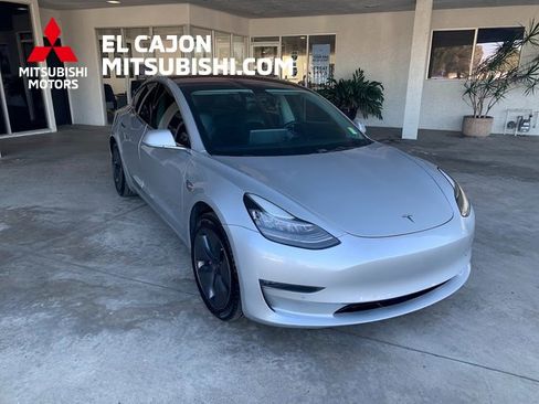 Used 2018 Tesla Model 3 Long Range image 1