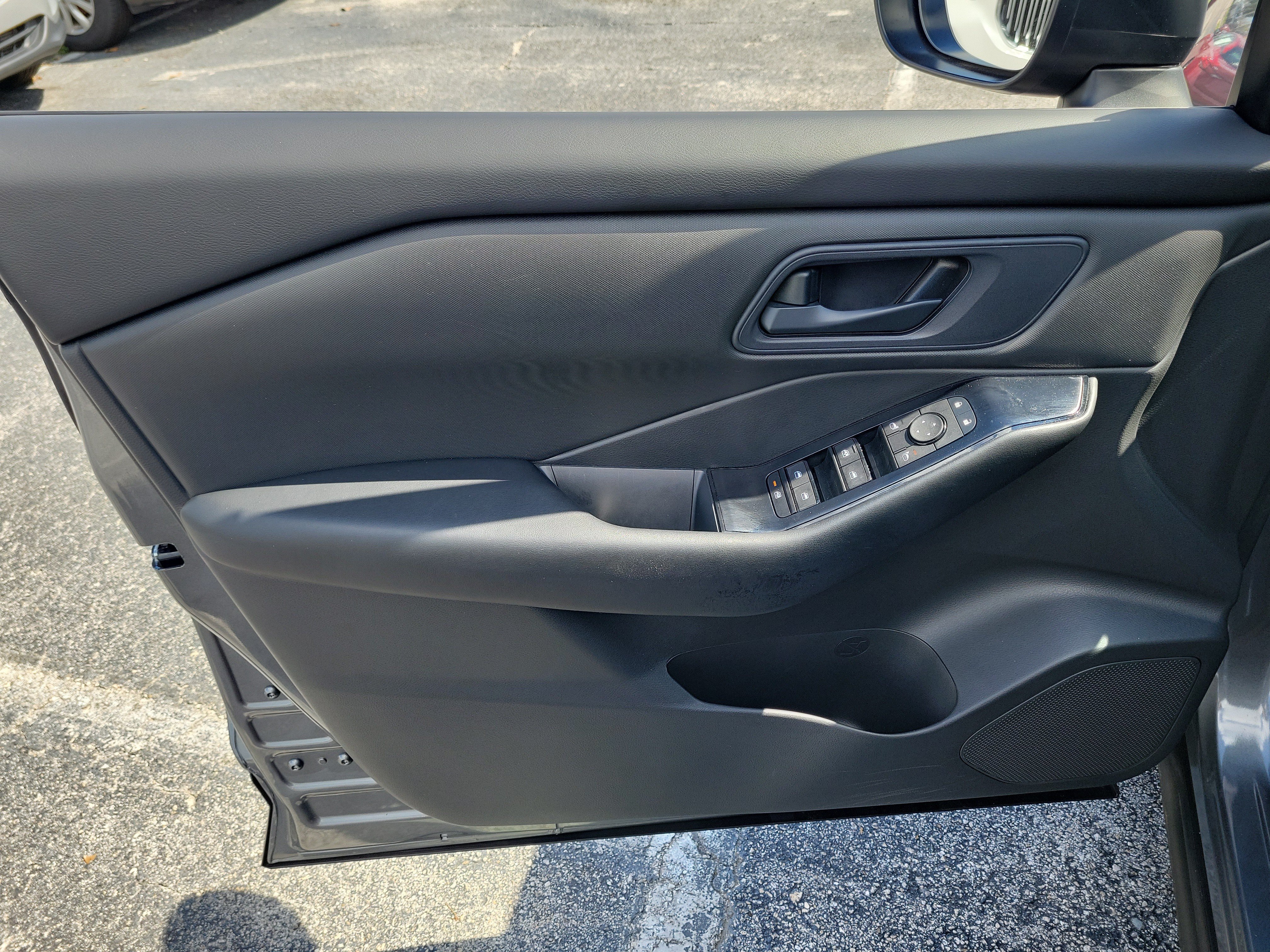 Certified 2024 Nissan Rogue S FWD image 9
