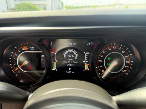 Used 2024 Jeep Wrangler Unlimited Rubicon w/ Convenience Group AWD/4WD image 43