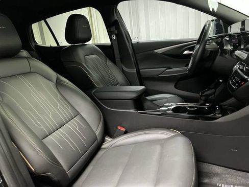 Used 2025 Buick Envista Avenir FWD image 28