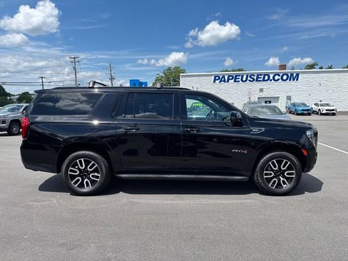 Used 2021 GMC Yukon XL AT4 w/ Rear Media and Nav Package AWD/4WD image 3