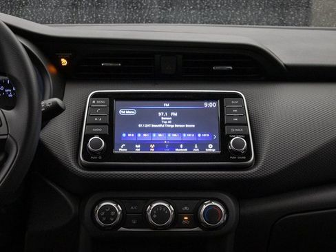 New 2025 Nissan Kicks Play S image 24