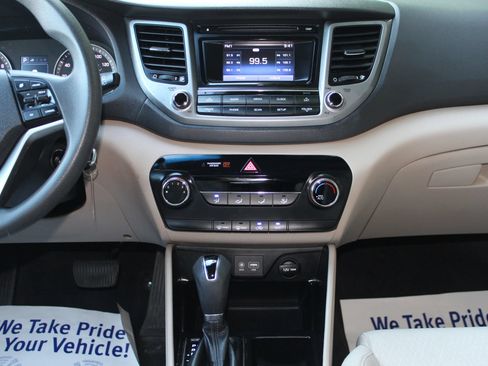 Used 2017 Hyundai Tucson SE w/ SE Popular Package 02 AWD/4WD image 21