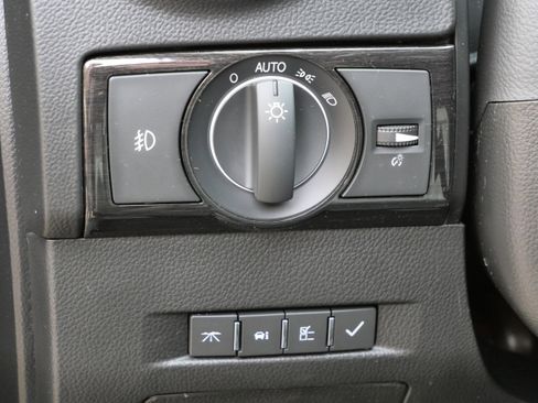 Used 2013 Chevrolet Captiva Sport LT w/ Convenience Package image 19