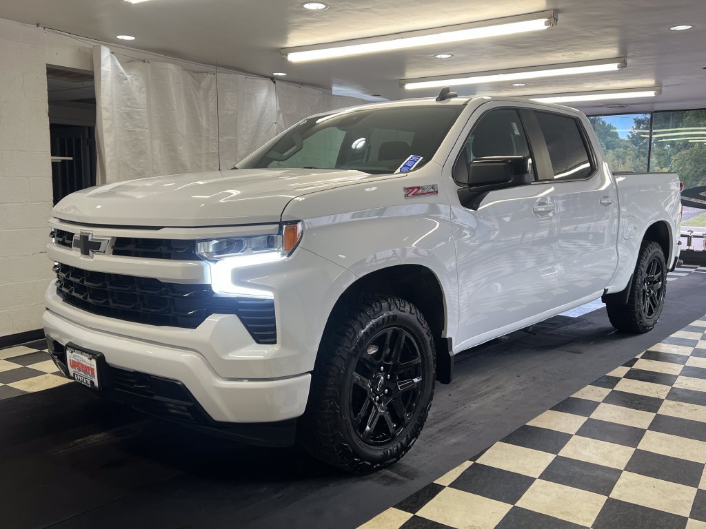 Used 2024 Chevrolet Silverado 1500 RST AWD/4WD image 5