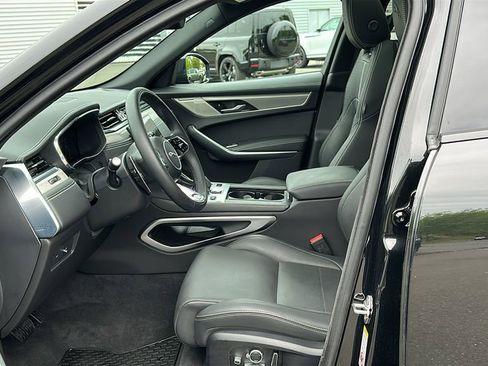 Certified 2025 Jaguar F-PACE R-Dynamic S AWD/4WD image 9