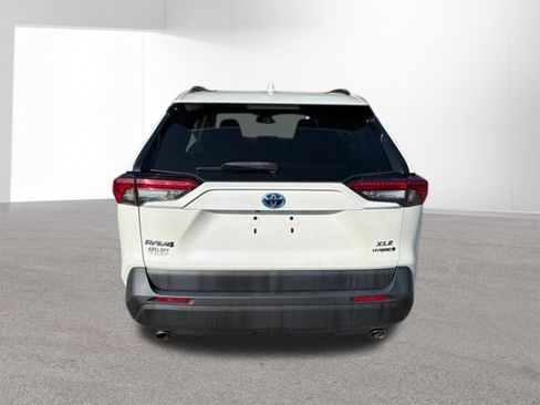 Used 2021 Toyota RAV4 XLE Premium AWD/4WD image 4