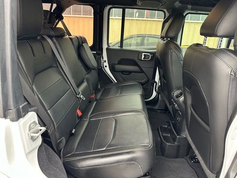 Used 2023 Jeep Wrangler Unlimited Sahara image 22