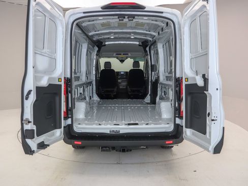Used 2024 Ford Transit 250 148 Medium Roof RWD image 10