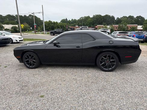 Used 2019 Dodge Challenger SXT w/ Blacktop Package RWD image 13