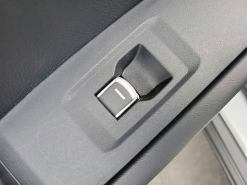 Certified 2023 Honda Accord EX image 13