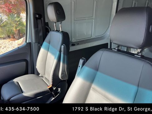 Used 2025 Mercedes-Benz Sprinter 3500 image 16