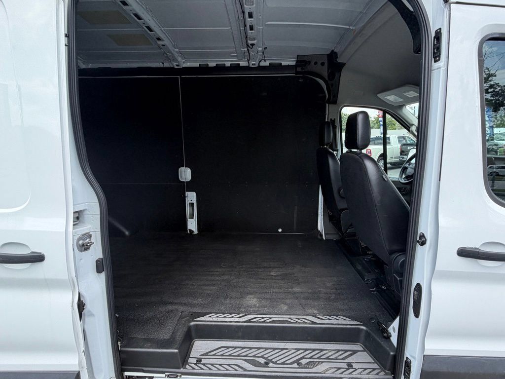 Used 2024 Ford Transit 250 148 Medium Roof Extended AWD w/ Load Area Protection Package image 27