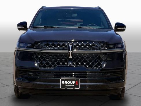 New 2026 Lincoln Navigator L Reserve AWD/4WD image 3