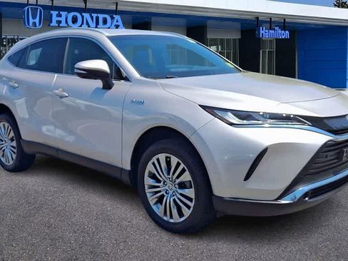 Used 2021 Toyota Venza XLE w/ Softex Package AWD/4WD image 2