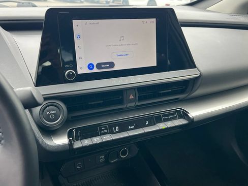 Used 2025 Toyota Prius LE FWD image 18