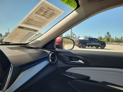 Certified 2025 Chevrolet Trax LT w/ LT Convenience Package image 27