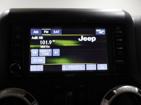 Used 2014 Jeep Wrangler Unlimited Sahara w/ Trailer Tow Group AWD/4WD image 23
