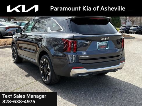 Certified 2025 Kia Sorento EX w/ Panoramic Sunroof Package image 4