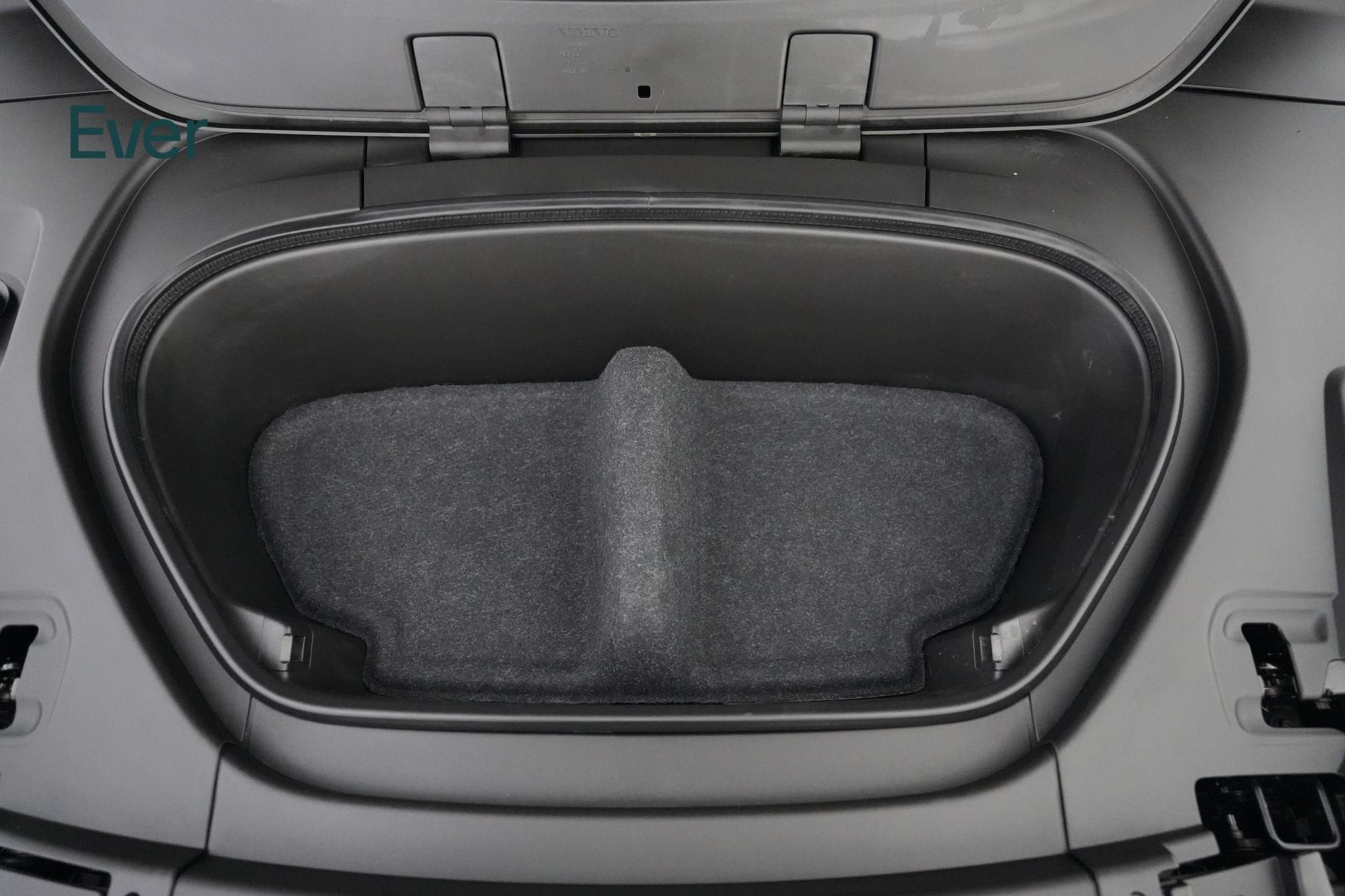Used 2023 Volvo XC40 Recharge Ultimate AWD/4WD image 25