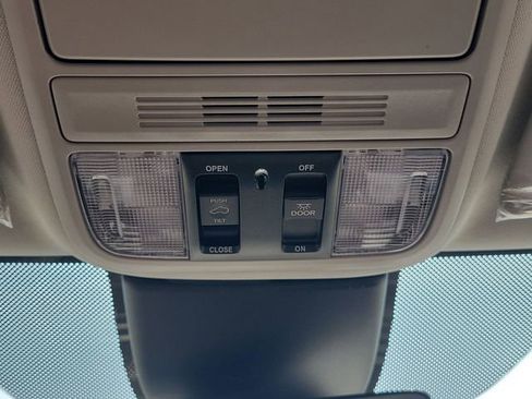 New 2026 Honda Odyssey Touring image 25