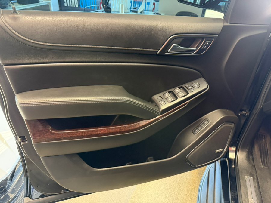Used 2019 GMC Yukon SLT w/ Graphite Performance Edition AWD/4WD image 22