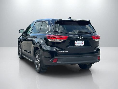 Used 2019 Toyota Highlander XLE FWD image 7