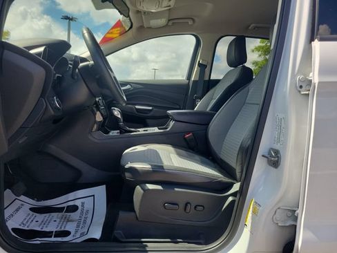 Used 2019 Ford Escape SE FWD image 15