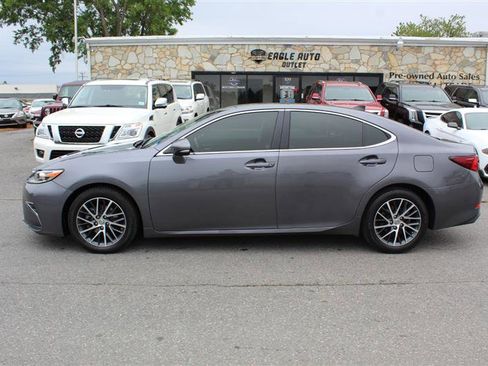 Used 2017 Lexus ES 350 w/ Luxury Package FWD image 4