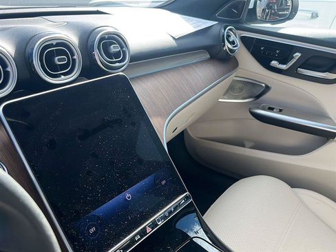 Used 2025 Mercedes-Benz C 300 Sedan image 11