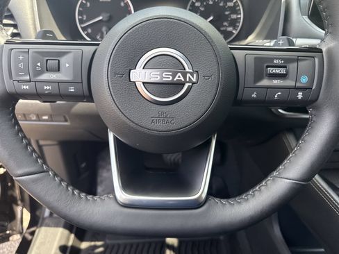 Certified 2023 Nissan Rogue SL w/ SL Premium Package FWD image 8