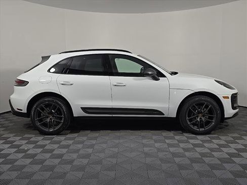 Certified 2025 Porsche Macan Turbo image 8