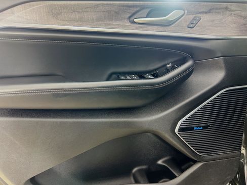 Used 2023 Jeep Grand Cherokee L Overland w/ Rear Seat Video Group I image 18