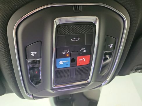 New 2025 Jeep Grand Cherokee L Limited image 21