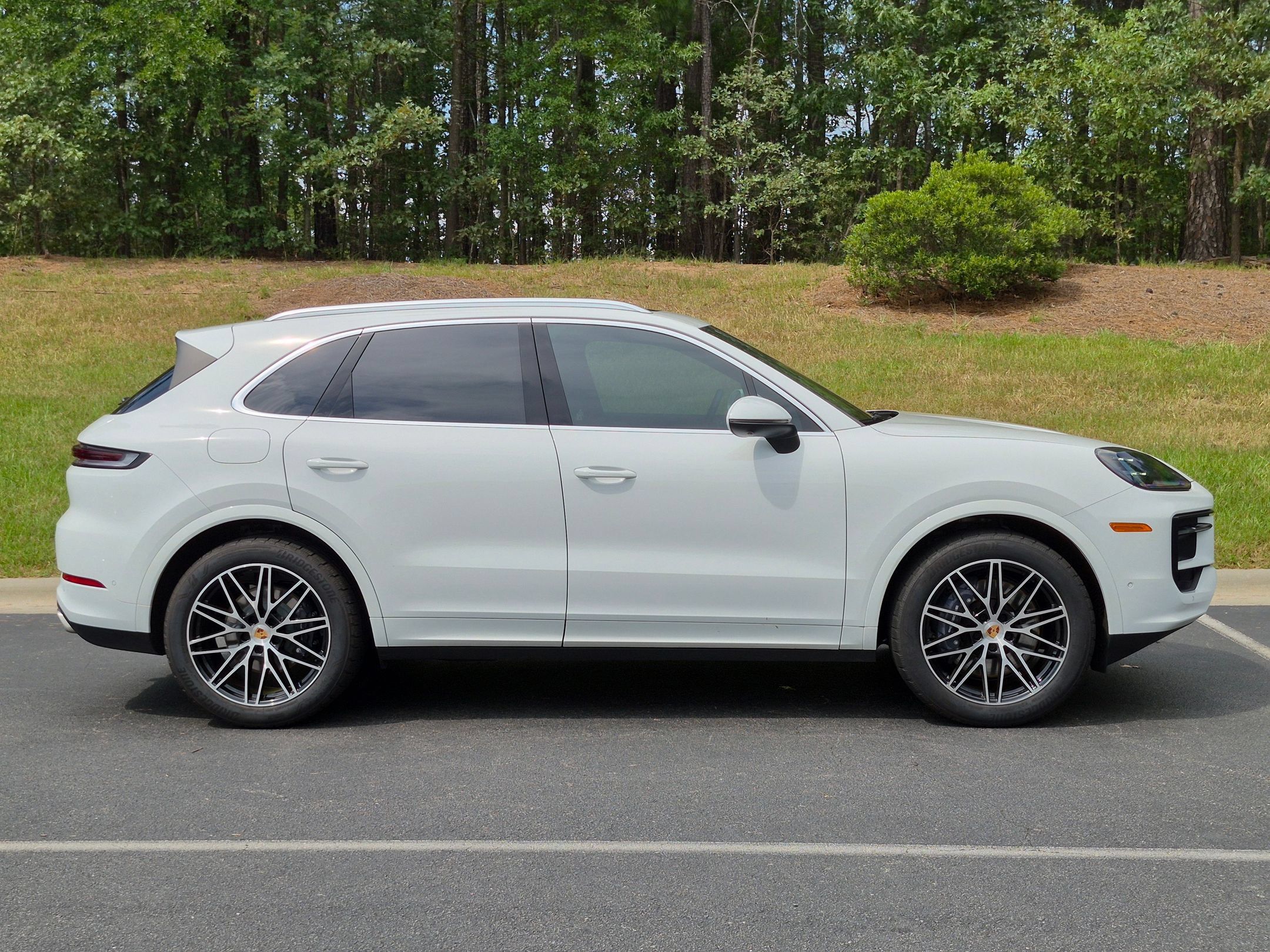 Certified 2026 Porsche Cayenne AWD/4WD image 32