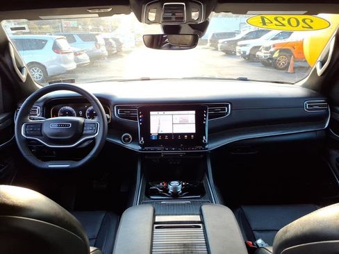 Used 2024 Jeep Wagoneer Series II w/ Flexible Seating Group image 10