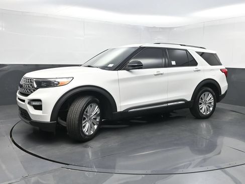 Used 2022 Ford Explorer Limited w/ Equipment Group 301A AWD/4WD image 24