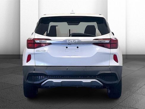 Used 2023 Kia Seltos LX image 3