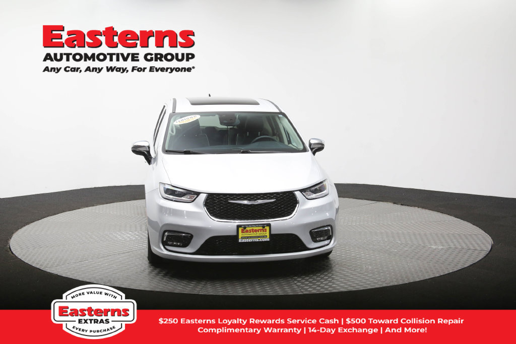 Used 2023 Chrysler Pacifica Limited FWD image 54