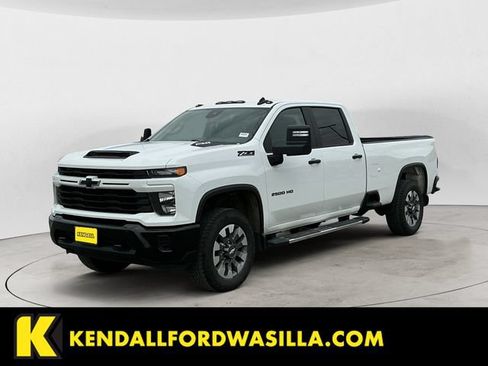 Used 2024 Chevrolet Silverado 2500 Custom w/ Custom Convenience Package AWD/4WD image 1