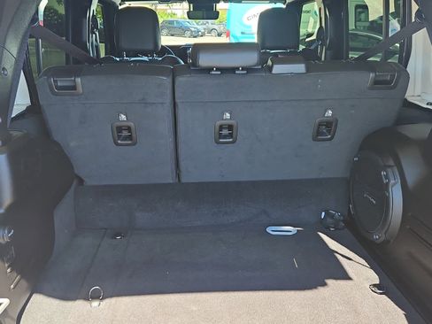 Used 2024 Jeep Wrangler Unlimited Rubicon 4xe w/ Technology Group image 9