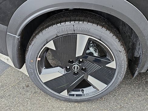 New 2026 Nissan Kicks SR w/ SR Premium Package image 5