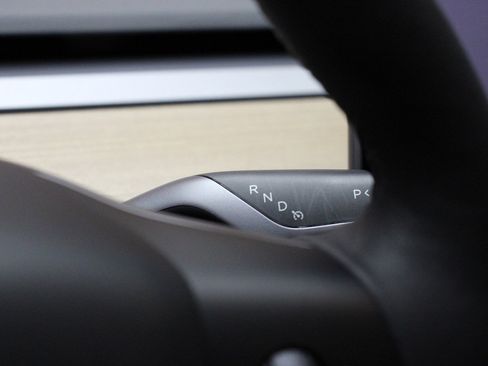 Used 2023 Tesla Model Y Long Range image 29