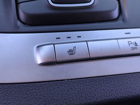 Certified 2024 Kia Carnival LX image 21