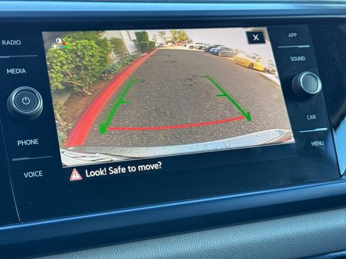 Used 2022 Volkswagen Taos SE image 19