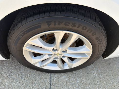 Used 2016 Chevrolet Malibu LT FWD image 5