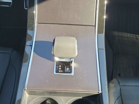 New 2026 Land Rover Range Rover Velar Dynamic SE AWD/4WD image 20